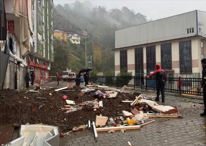 Rize’de toprak kayması! Binanın giriş katında 1 kişi öldü