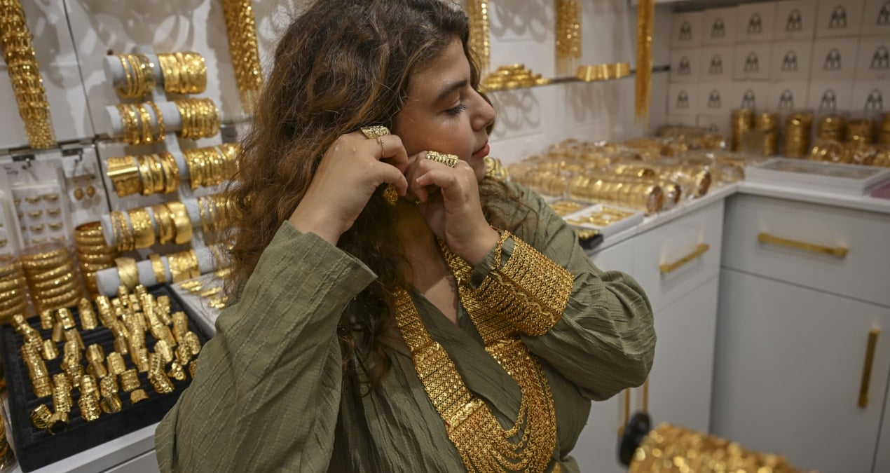 dugunlerde yeni moda gelinleri altin yerine imitasyon susluyor wPtavtpT