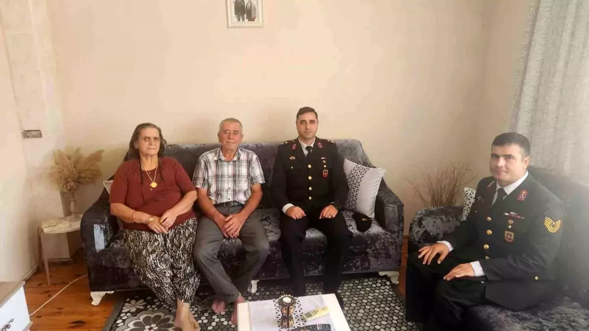 jandarma kibris gazilerini ziyaret etti RahYQ6Eb