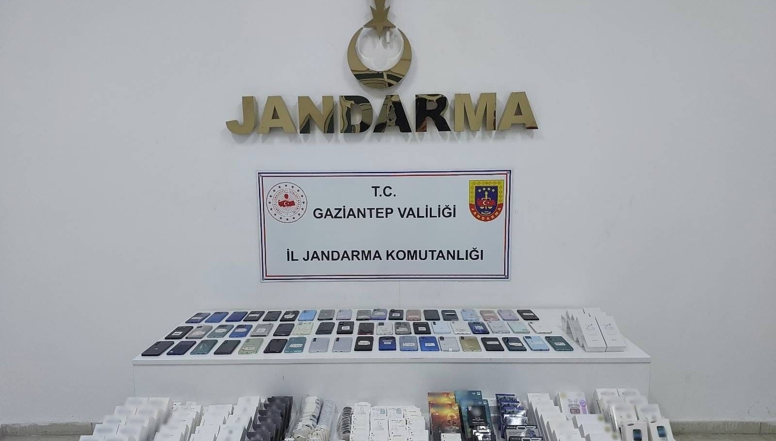 gaziantepde operasyon 1 milyon 900 bin degerinde kacak urun ele gecirildi TuqpaIfI.jpg