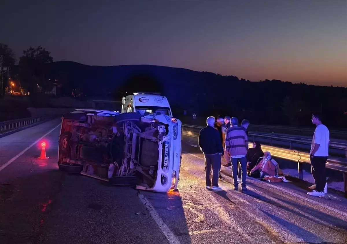 samsunda oto minibus carpismasi 9 yarali GEDLKUtW