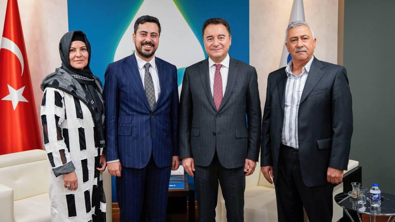 erdogan taklidiyle meshur olan muhammed nur nahyadan ali babacana ziyaret ben de ekonomide care belli diyenlerdenim scG3izuQ.jpg