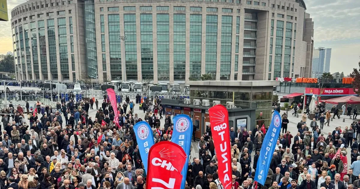 imamoglunun babasi ve ogluna yurtdisina cikis yasagi xhLdT42N.webp