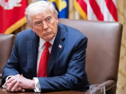 Trump: İran Anlaşma İçin Bize Yalvarıyor